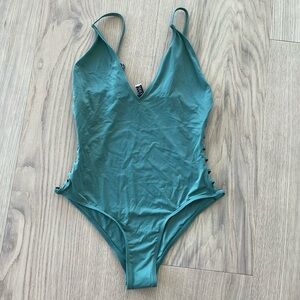 Dippin’ Daisy swimwear- one piece- green- medium-Cutouts - NWOT